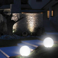 Sfera luminosa da giardino Arkema SF300 in resina LLDPE con pannello fotovoltaico 30 cm Arkema