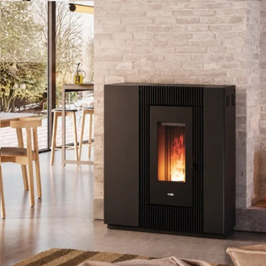 Stufa a pellet Cadel Vesta Plus 11 Autoclean canalizzata 10,5 kW Wi-Fi metallo nero